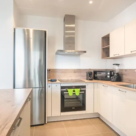 Gazmira 21 Deluxe 2b Semesterbostad *